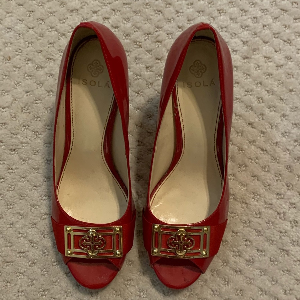 Isola red patent pump